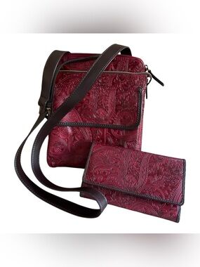 Relic Paisley Faux Leather Embossed Floral Vintage Crossbody and Wallet in Wine